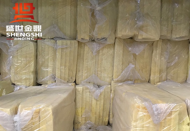 屋面玻璃棉的特点是什么，如何施工
